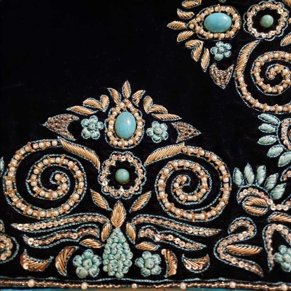 Velvet shawl with hand work